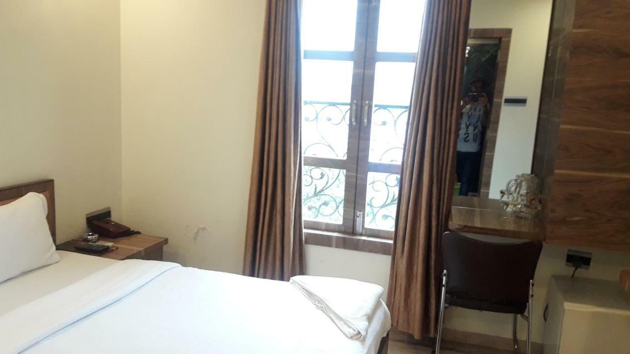 Shine Hospitality Mumbai Exterior foto